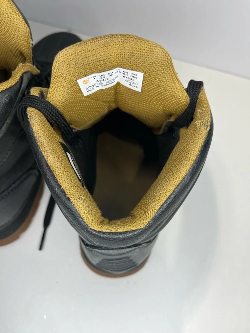 Timberland Black Hiking Boots with Tan Interior Big Boys Size 4